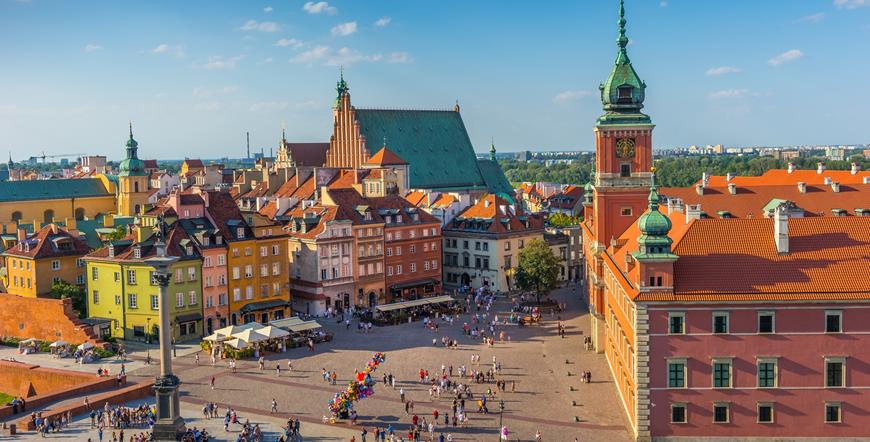 LGBTQ+ Guide to Warsaw: Gay Bars, Lesbian Clubs, Queer Parties